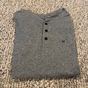 Gray American Eagle T-shirt